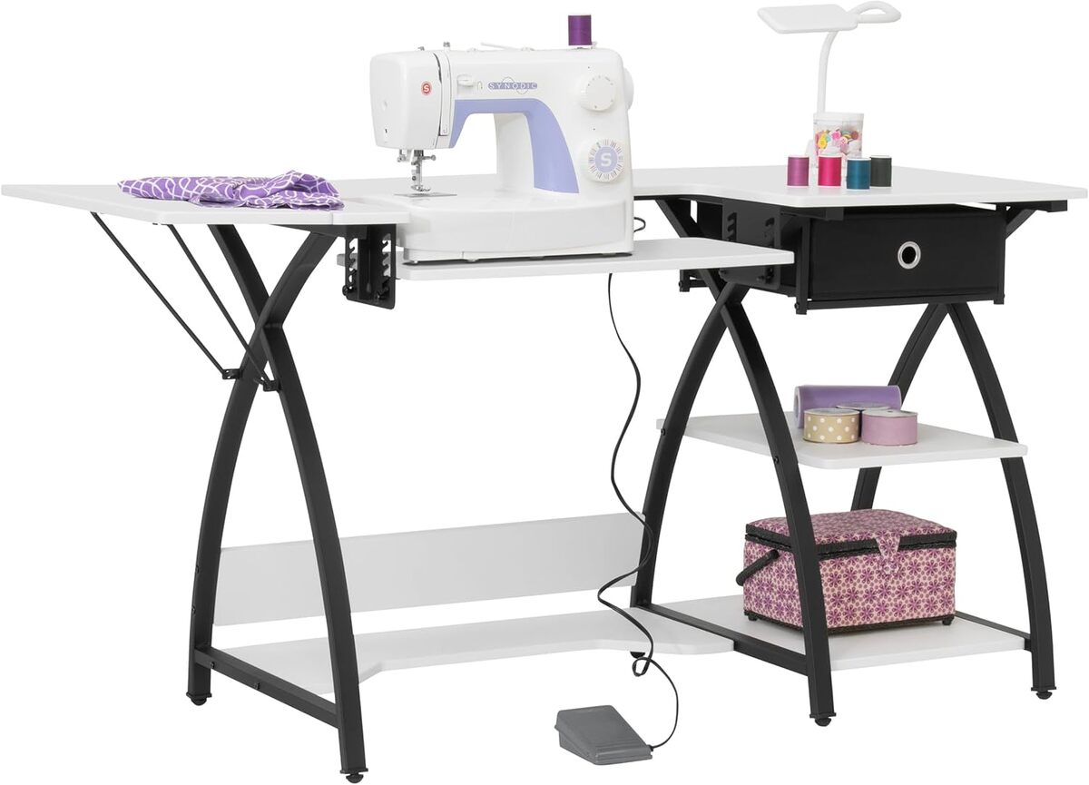 Test de la table de couture Sew Ready Comet Plus avec rangement intégré