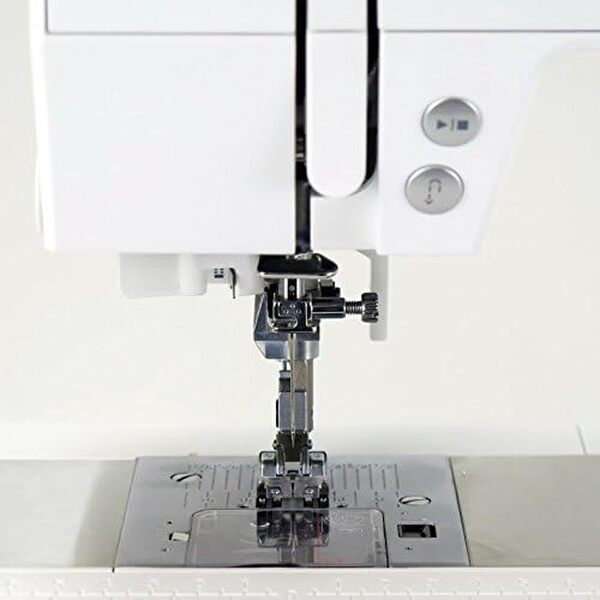 PFAFF Machine à Coudre Passport 3.0