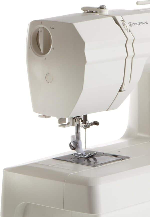 Husqvarna Viking Emerald 116 Machine à Coudre