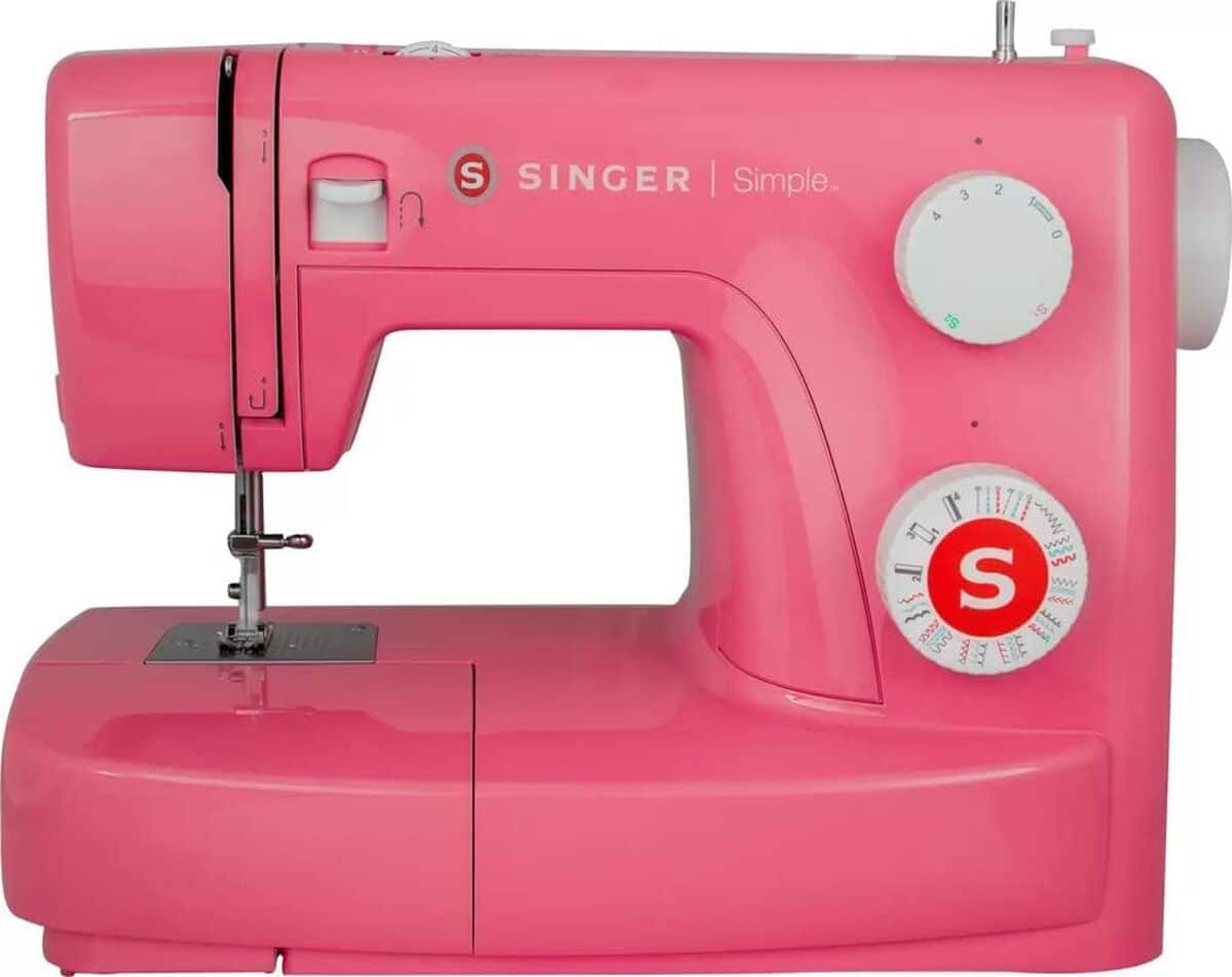Test Singer Simple 3223 : machine à coudre rose 23 programmes