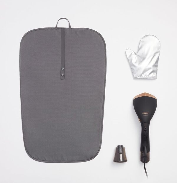 Philips Défroisseur à Main Série 7000 - Steamer 1500W, Vapeur 28g/min, Technologie OptimalTemp, Semelle Métal, Réservoir 100 & 200ml, prêt en 30 sec, Gants & Tapis, Léger 865g, Noir (STH7060/80)