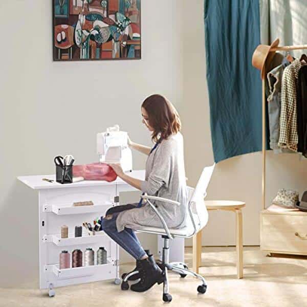 Explorez notre test complet de la goplus table de couture pliante avec étagères pour découvrir ses fonctionnalités et ses atouts pratiques.