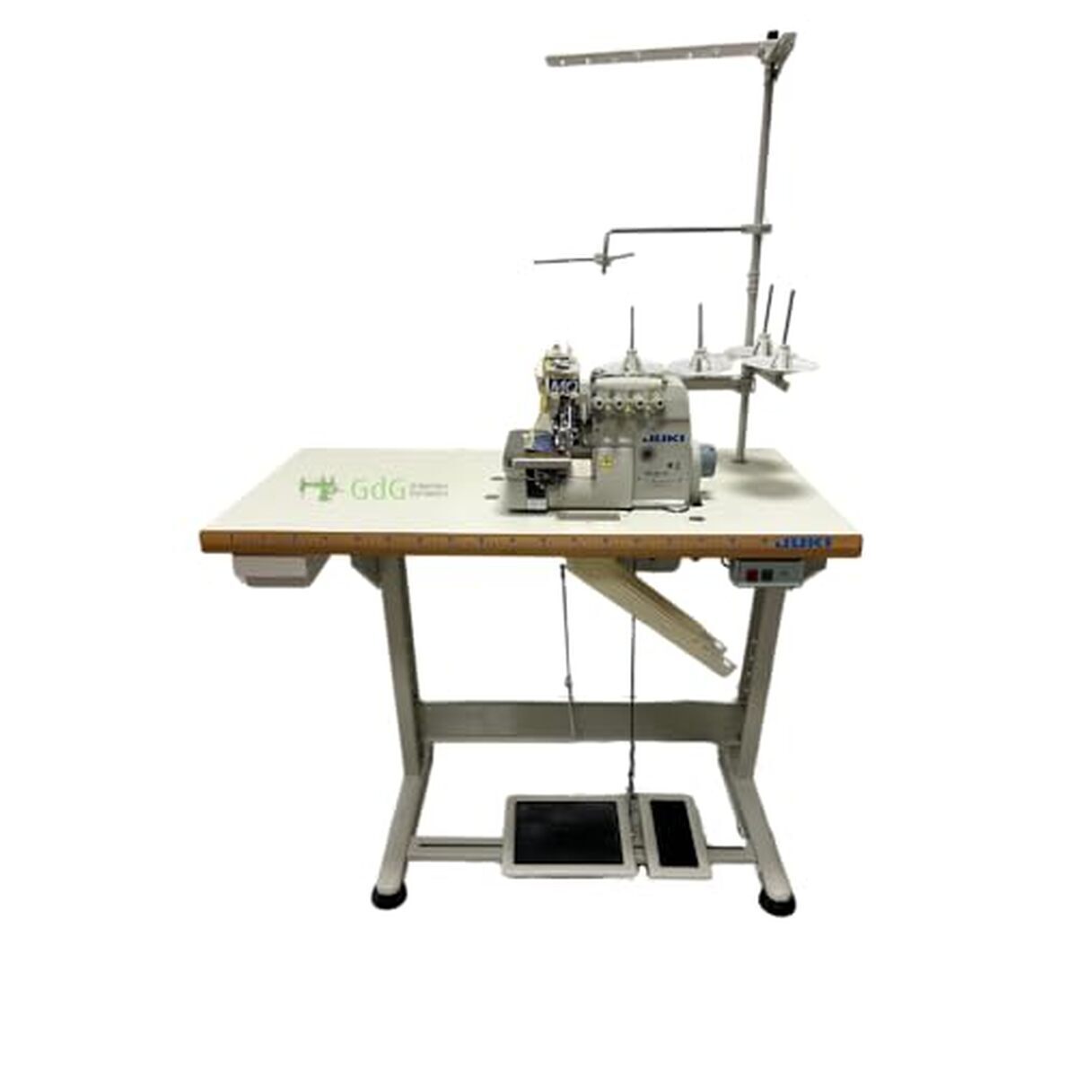 Test : machine à coudre industrielle Juki 4 fils avec servomoteur et LED