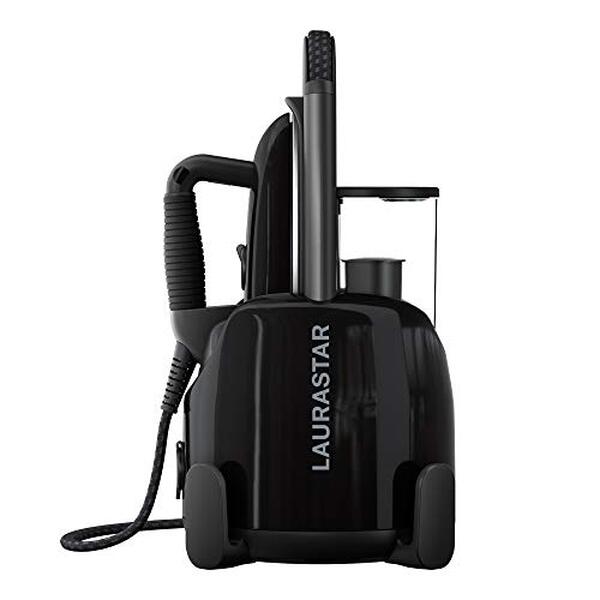 Découvrez le défroisseur Laurastar Lift Plus en noir : performances exceptionnelles, confort d'utilisation et résultats professionnels pour un repassage facile et rapide.