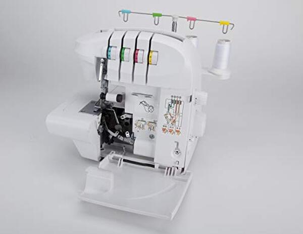 Découvrez notre test détaillé de la surjeteuse Jata OL902 avec tous ses accessoires : performances, fonctionnalités et conseils pour bien l'utiliser.