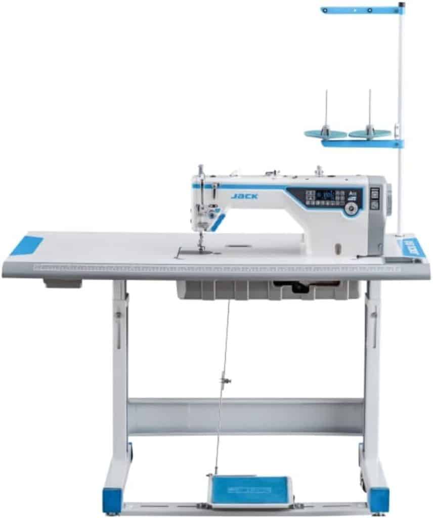Test de la machine à coudre Konsew avec IA