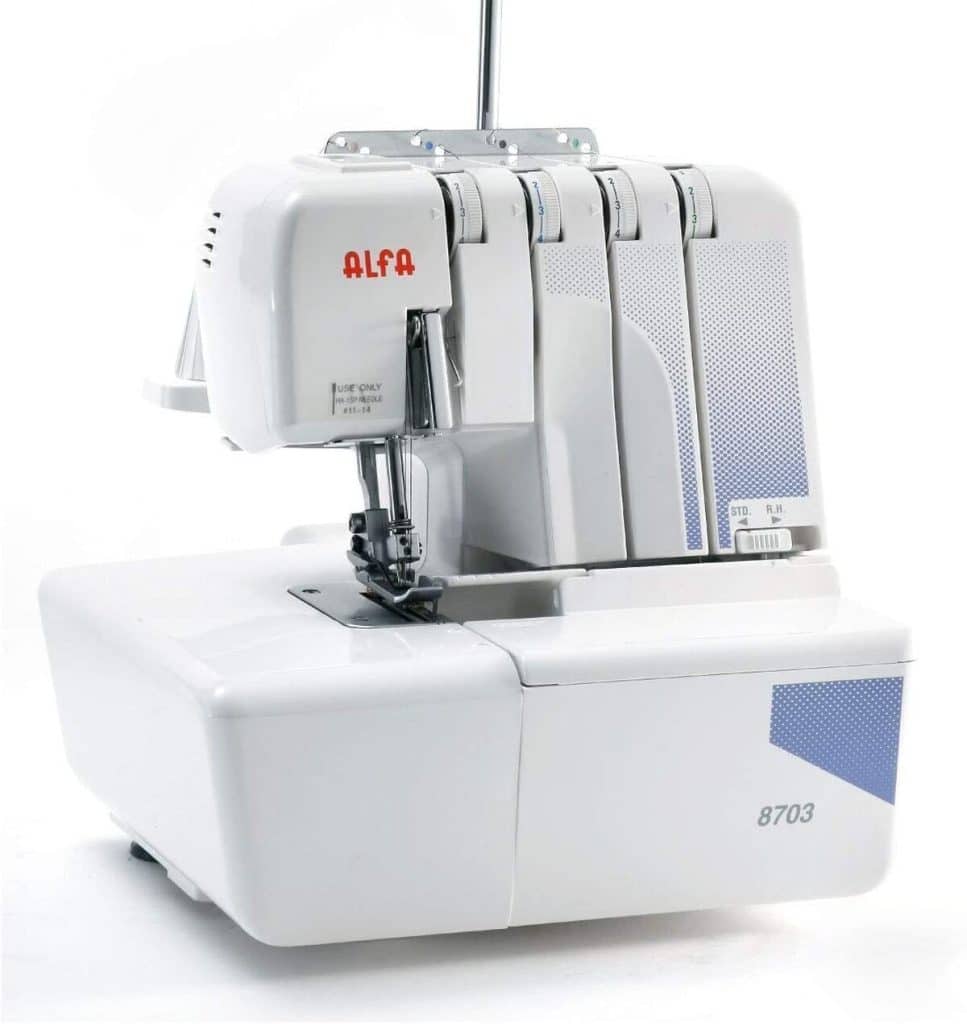 Test de la machine à coudre surjeteuse professionnelle Alfa 8703